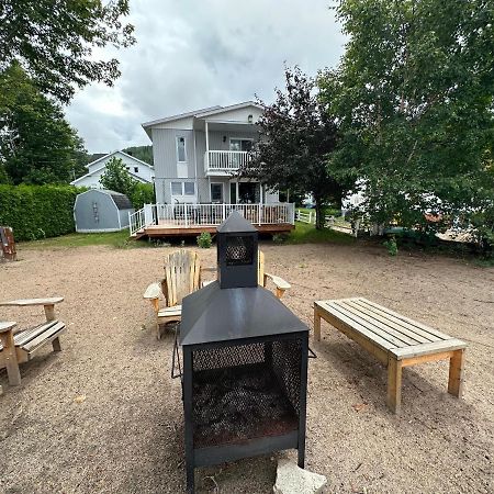 Maison Sur Le Lac Desbiens Bagian luar foto